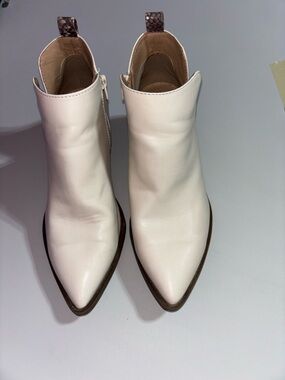 Time and Tru White Pointed Ankle Booties with Side Zip